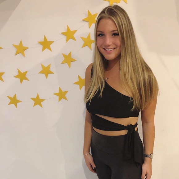 Meet your Posher, Nicki - Picture 2 of 2